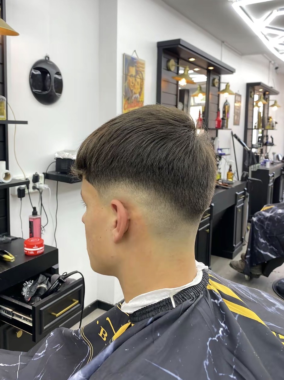 Naar achter, low fade